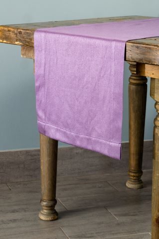 Specialty Nadia table runner